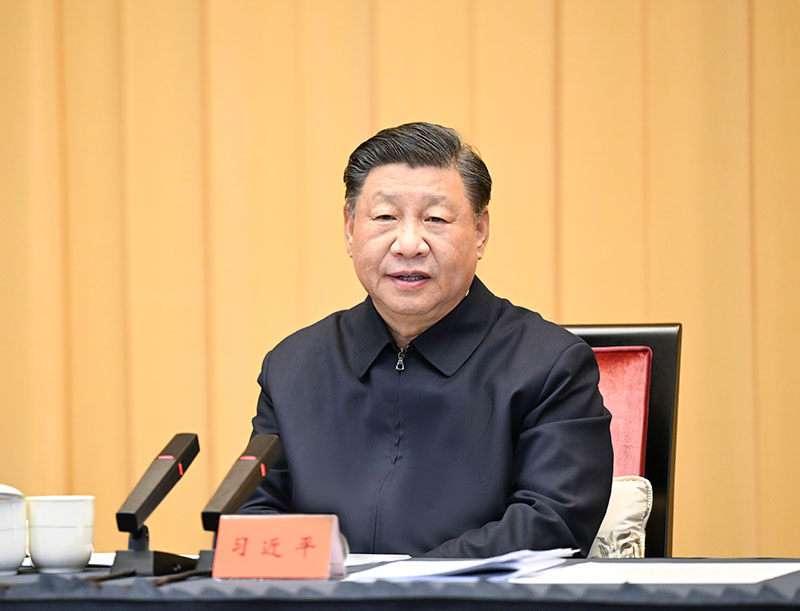 11月30日上午，中共中央总书记、国度主席、中央军委主席习近平在上海主持召开深刻推动长三角一体化发展座谈会并颁发沉要讲话。